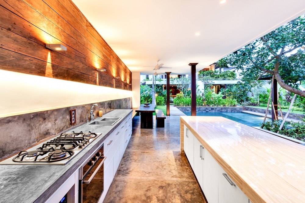 Outdoor kitchen with a stove an countertop
